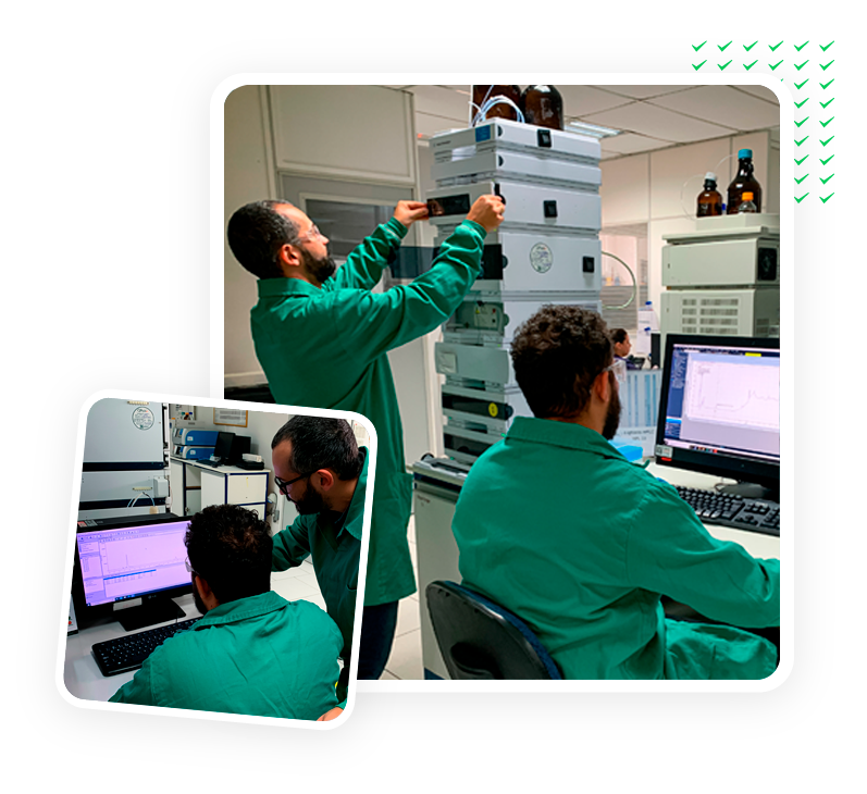 Equipe QPack atuando em laboratório analítico
